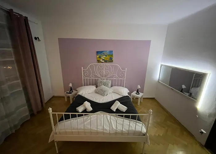 Vintage Old Center Alma *